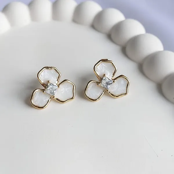Fabllery_Earrings_Anti_Tarnish_Flower_Shapes_Golden_Ivory_Enamel_Studs
