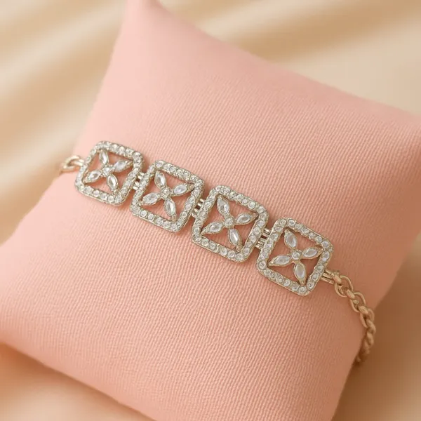 Fabllery_Elegant_Anti_Tarnish_Square_Motif_Bracelet_For_Women_Premium_Finish