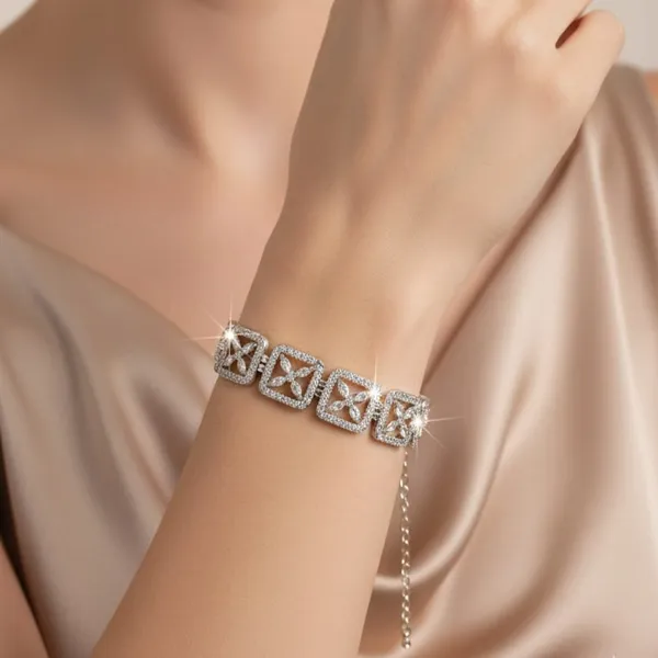 Fabllery_Elegant_Anti_Tarnish_Square_Motif_Bracelet_For_Women_Premium_Finish
