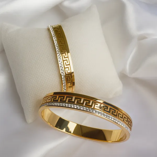 Fabllery_Luxury_Anti_Tarnish_Greek_Pattern_Gold_Bracelet_For_Women