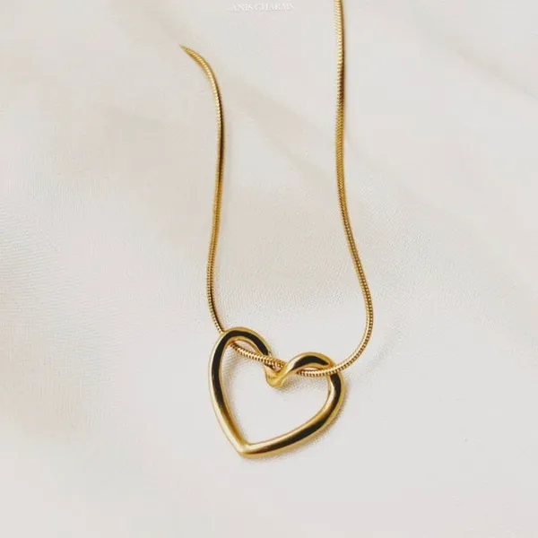Fabllery_Minimalist_Anti_Tarnish_Heart_Pendant_Necklace