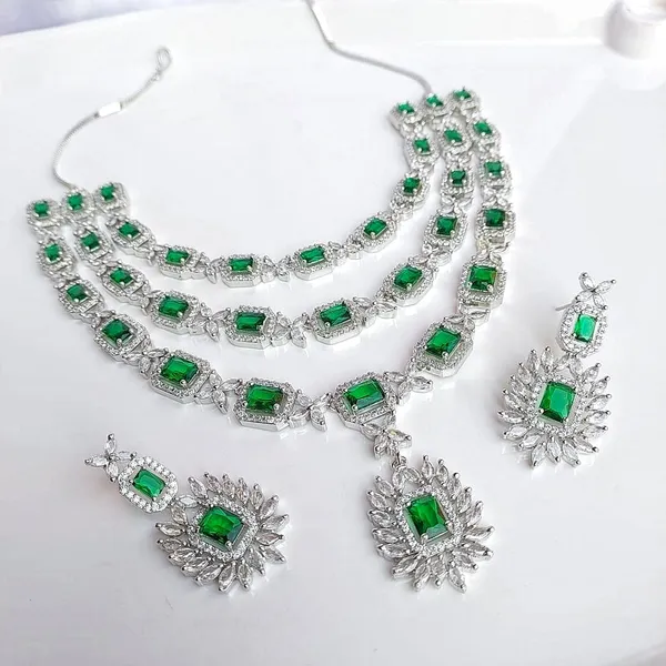 Fabllery_Emerald_Green_Stone_Bridal_Necklace_Set_With_Earrings_Anti_Tarnish