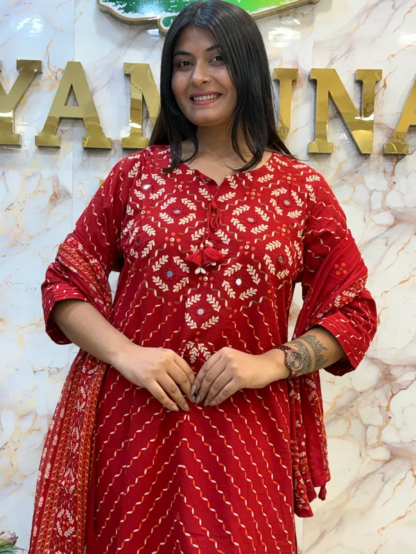 Red_Printed_Straight_Kurta_Pant_Set_for_Women