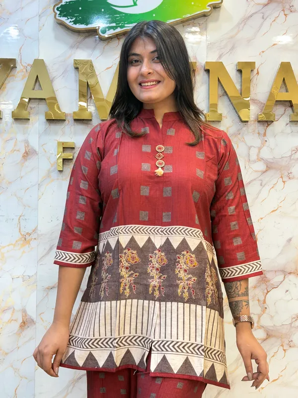 Maroon_Printed_Straight_Kurta_Set_for_Women