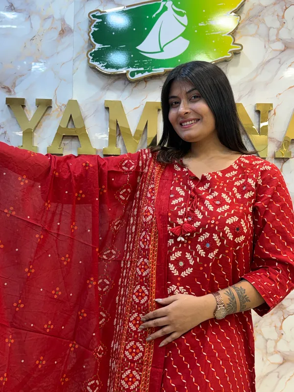 Red_Printed_Straight_Kurta_Pant_Set_for_Women