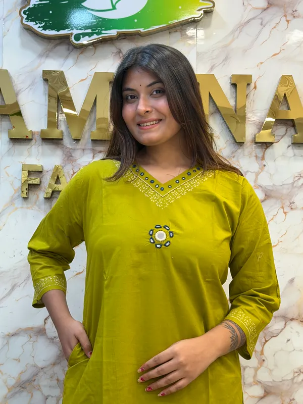 Green_Printed_Straight_Kurta_Set_for_Women