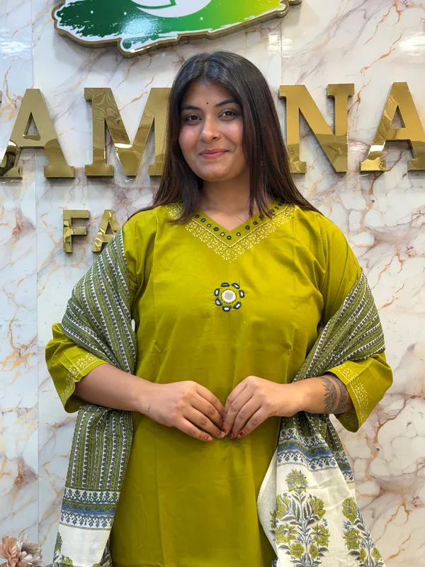 Green_Printed_Straight_Kurta_Set_for_Women
