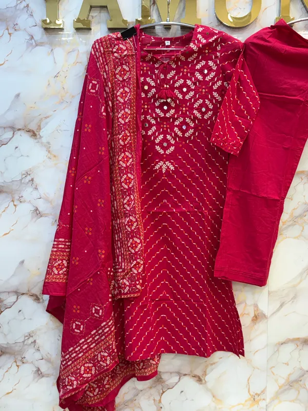 Red_Printed_Kurta_Set_For_Women