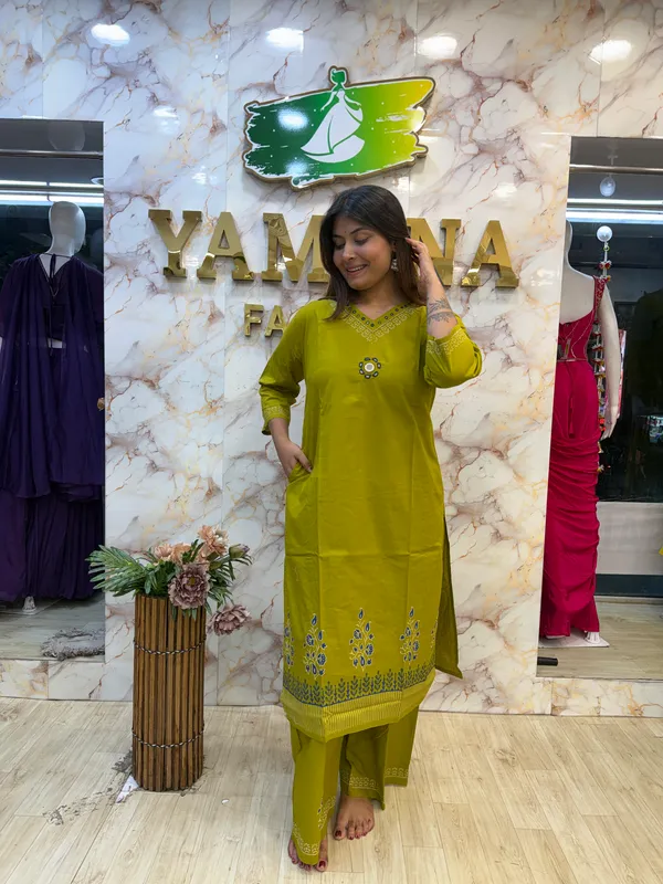 Green_Printed_Straight_Kurta_Set_for_Women