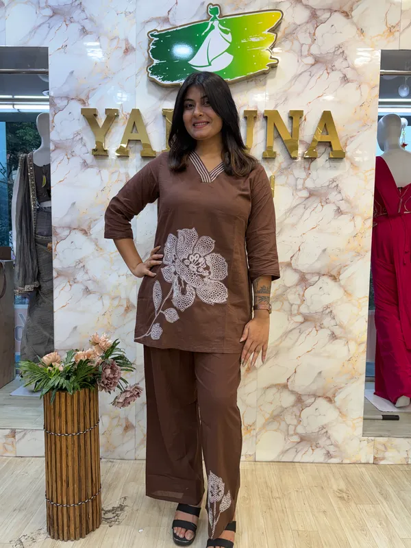 Brown_Straight_Fit_Kurta_Pant_Set_For_Women