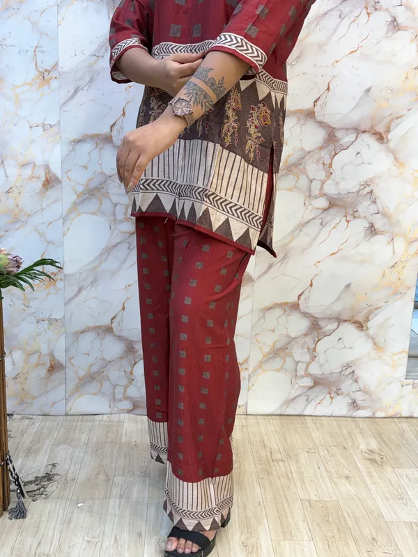 Maroon_Printed_Straight_Kurta_Set_for_Women