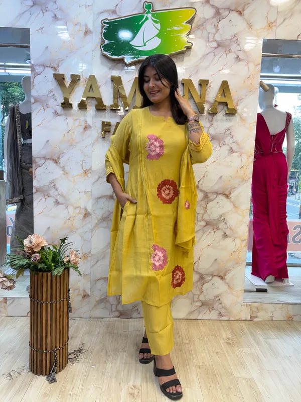 Yellow_Floral_Embroidered_Straight_Kurta_Set_For_Women