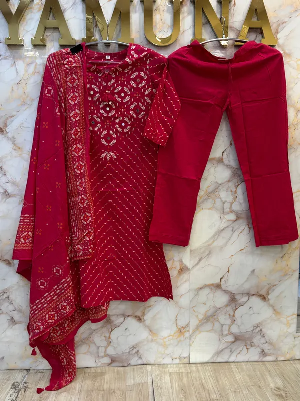 Red_Printed_Kurta_Set_For_Women