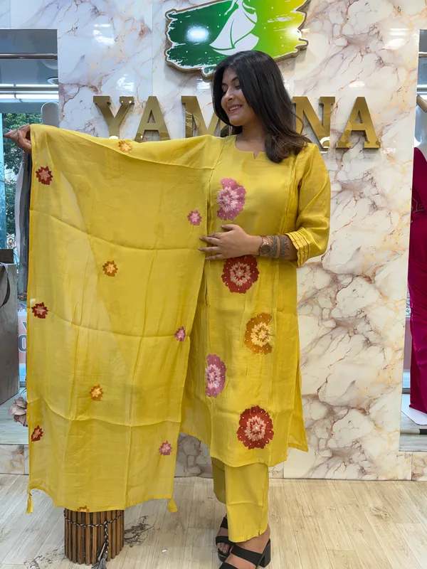 Yellow_Floral_Embroidered_Straight_Kurta_Set_For_Women