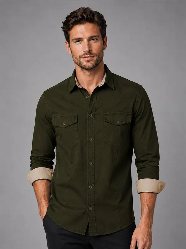 Cargo_Style_Bottle_Green_Shirt