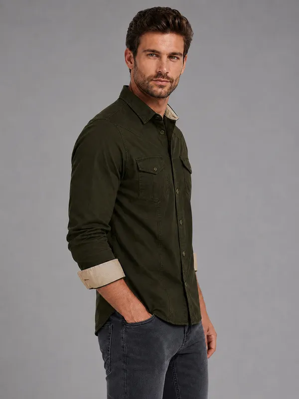 Cargo_Style_Bottle_Green_Shirt