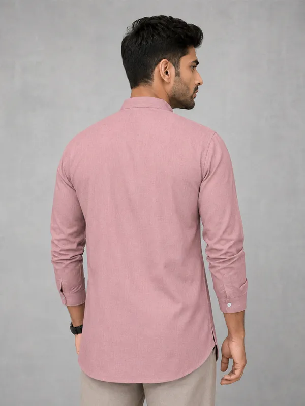 Urban_Fit_Rose_Gold_Short_Linen_Kurta_For_Men