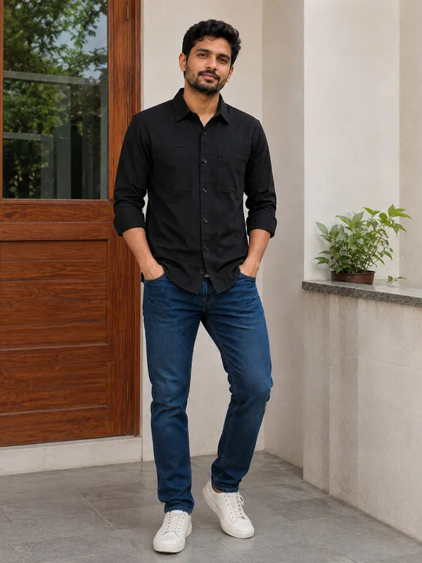 Modern_Cargo_Black_Shirt