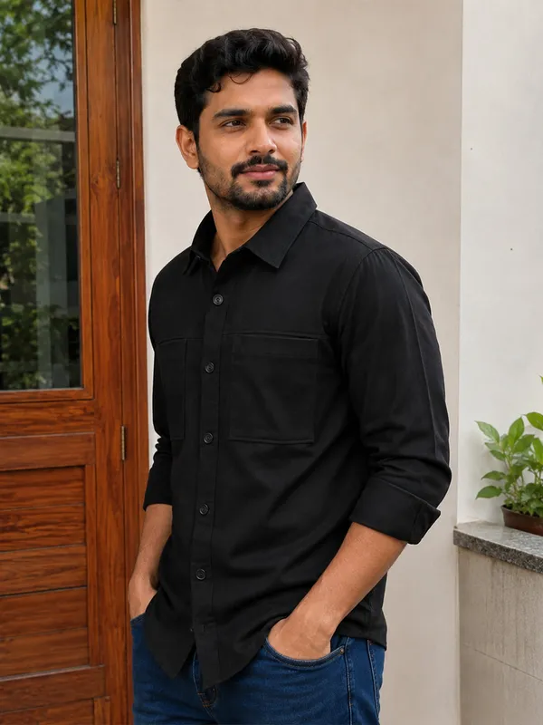 Modern_Cargo_Black_Shirt