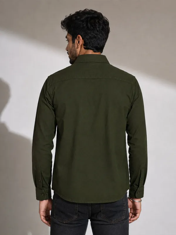 Modern_Cargo_Bottle_Green_Shirt