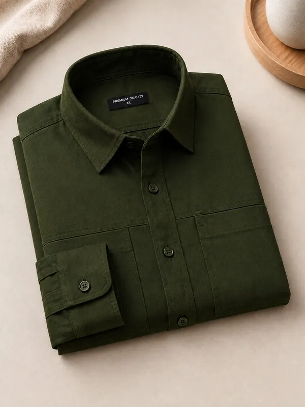 Modern_Cargo_Bottle_Green_Shirt