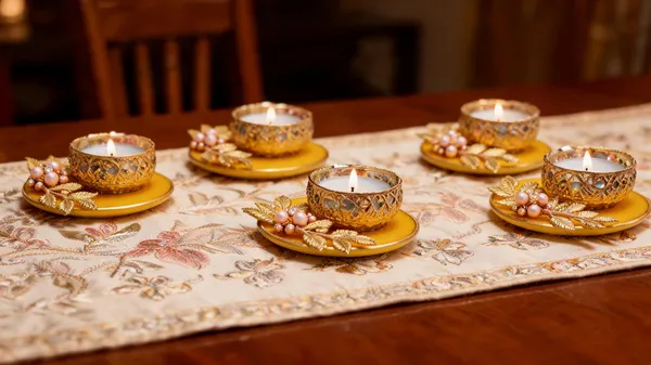 Metal_Floral_Decorative_Tealight_Holder_Set_Of_5