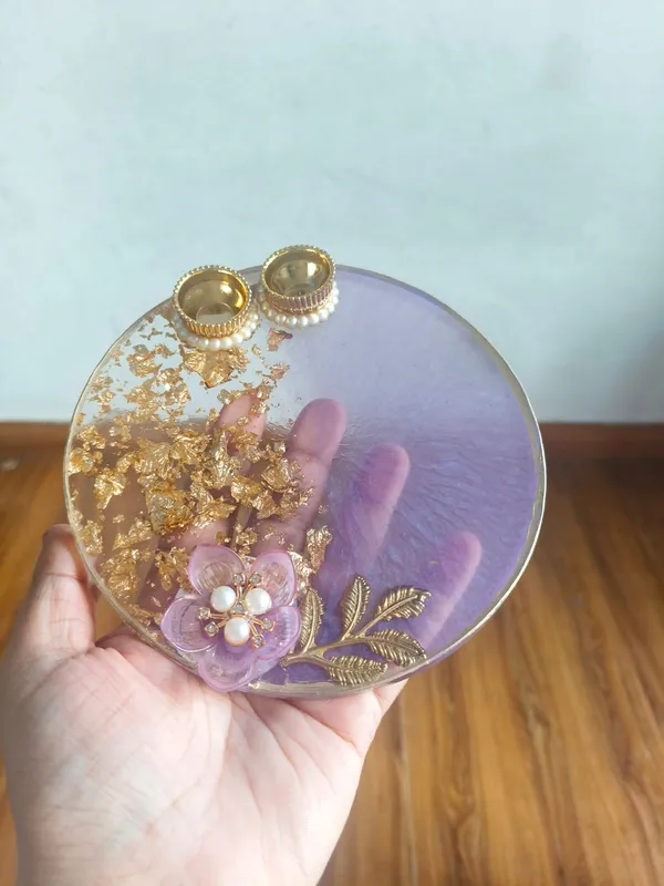 Resin_Floral_Gold_Flake_Round_Decorative_Tray