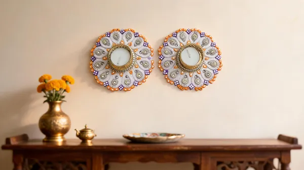 Embellished_Floral_Pattern_Round_Mirror_Set_Of_2