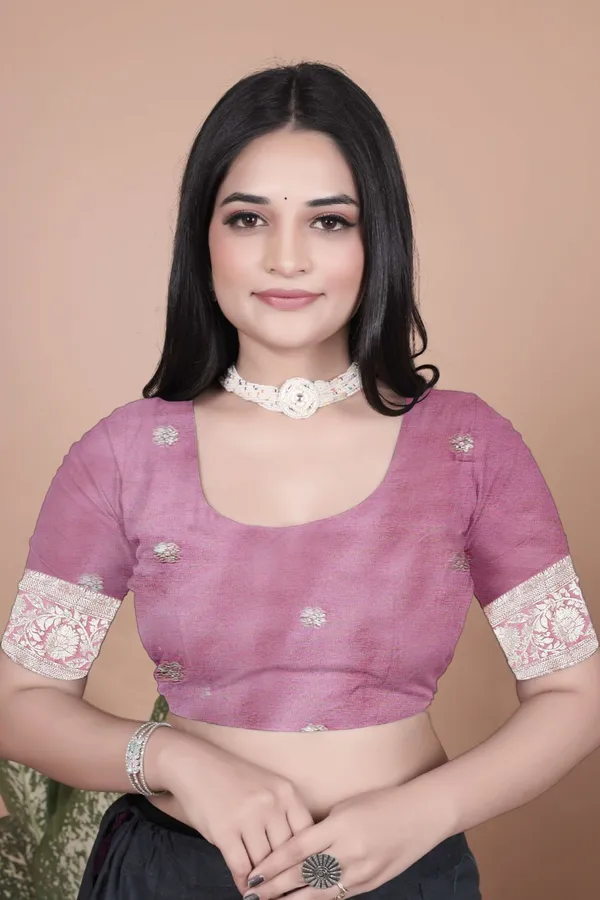 Rosewood_Pink_Banarasi_Silk_Saree_with_Golden_Zari_&_Peacock_Pallu_|_Wedding,_Festive_&_Traditional_Wear