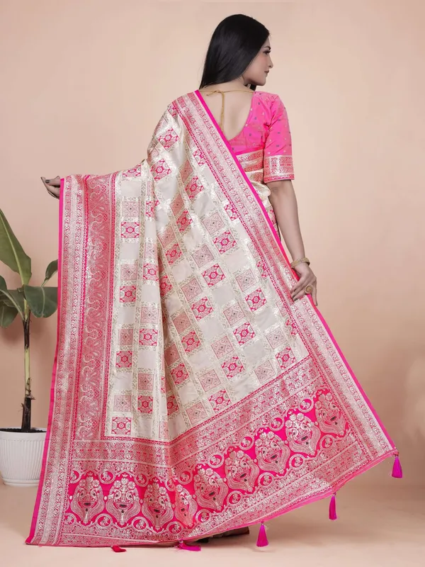 Cream_&_Pink_Banarasi_Silk_Saree_with_Silver_Zari_|_Wedding,_Party_&_Traditional_Wear_|_Elegant_Banarasi_Saree_with_Contrast_Pallu
