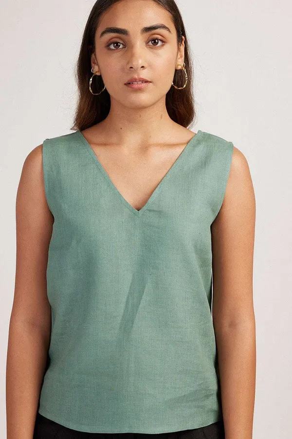 Women's_Cotton_Solid_V_Neck_Sleevleess_2_Piece_Outfit_Loose_Tank_Top_and_Shot_Scult_Sets_cord_set_(_Pista_Green_Black_)_-_XL