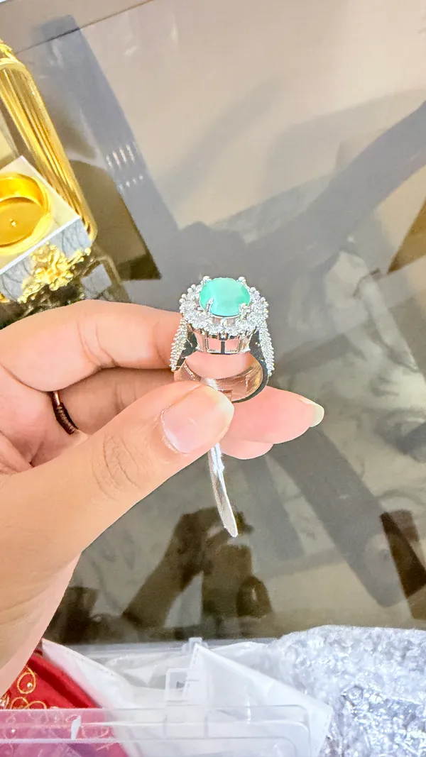 Mint_Green_Alloy_Oval_Stone_Statement_Ring_For_Women