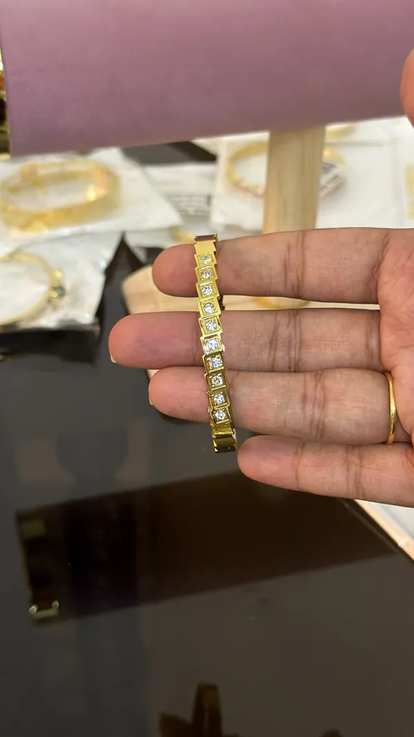 Gold_Pink_Anti_Tarnish_Alloy_Square_Stone_Bangle_For_Women