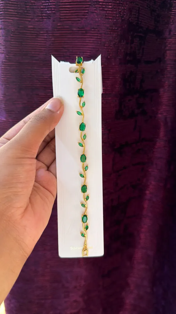 Gold_Tone_Green_Stone_Leaf_Design_Bracelet_for_Women