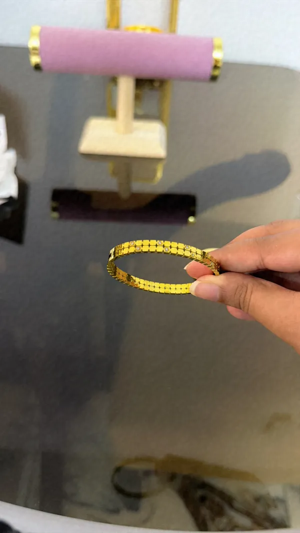 Gold-Tone_Textured_Bracelet_for_Women