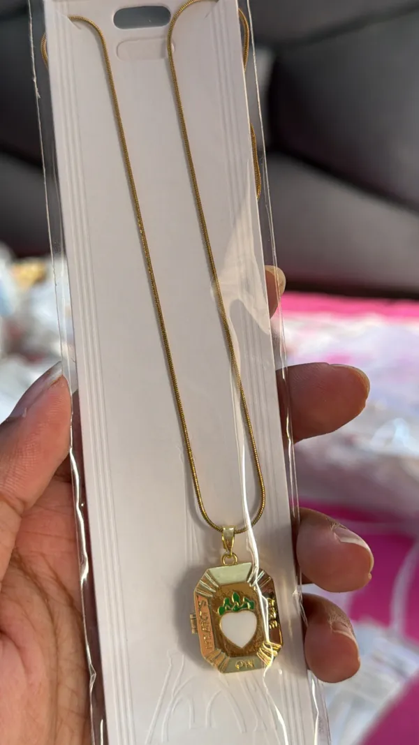 Gold_Tone_Heart_Pendant_Necklace_for_Women