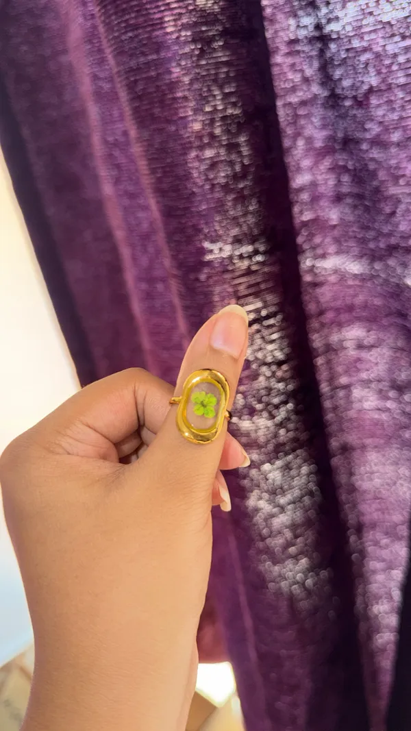 Gold_Tone_Oval_Floral_Ring_for_Women