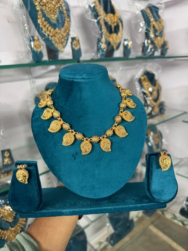 Gold_Brass_Temple_Mango_Short_Necklace_Set_For_Women