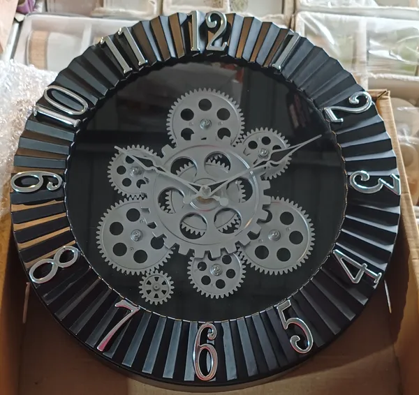 Metal_Industrial_Gear_Design_Black_Silver_Wall_Clock