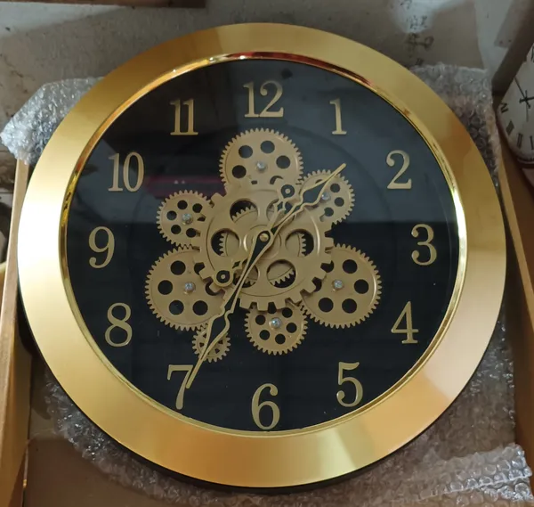 Metal_Contemporary_Exposed_Gear_Design_Wall_Clock
