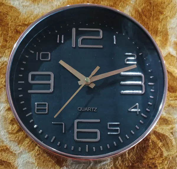 Metal_Modern_Silver_Gold_Tone_Dark_Dial_Wall_Clock