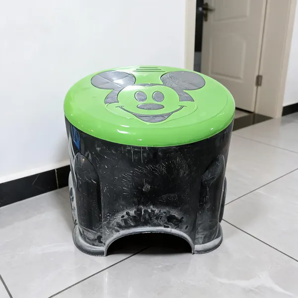 Plastic_Mickey_Mouse_Print_Dustbin