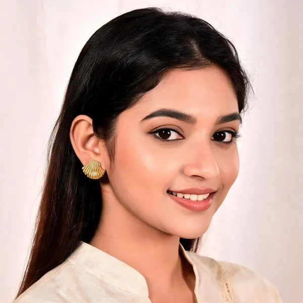 Gold_Alloy_Metal_Shell_Stud_Earrings_For_Women