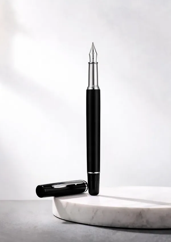 Black_Matte_Finish_Metal_Fountain_Pen