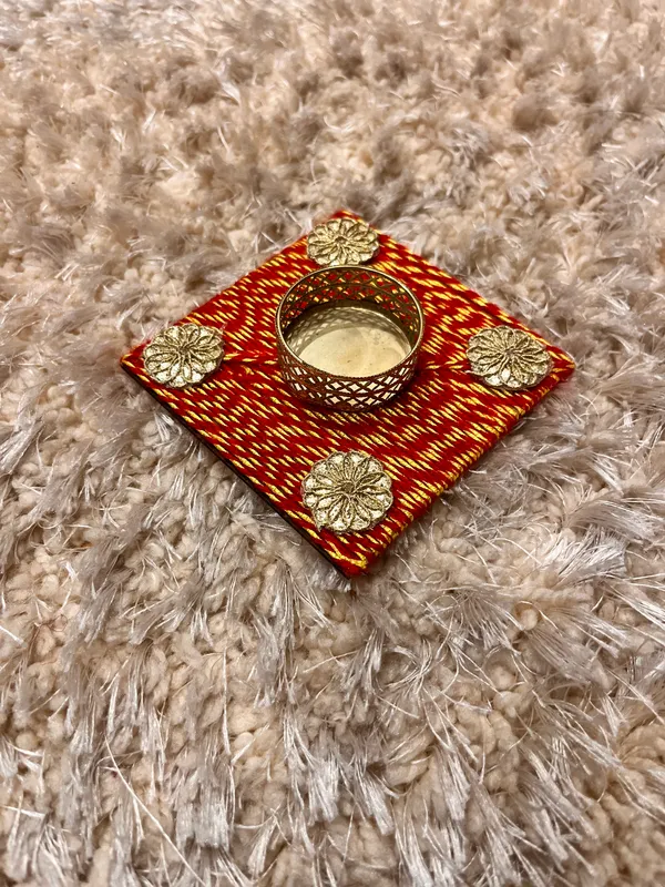Metal_Floral_Pattern_Tealight_Holder