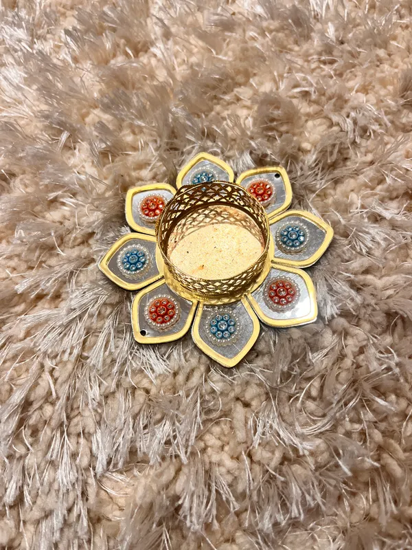 Metal_Festive_Floral_Embellished_Diya