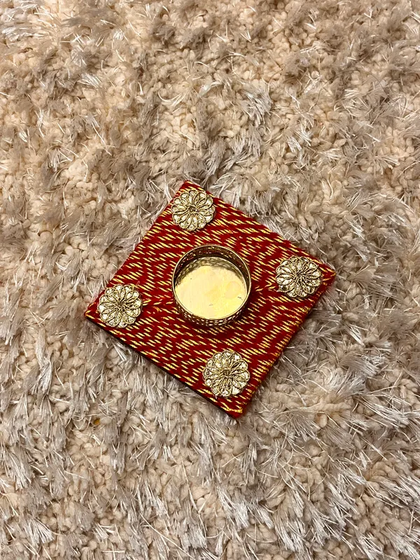 Metal_Floral_Pattern_Tealight_Holder
