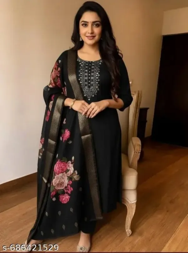 Black_Embroidered_Kurta_Set_For_Women