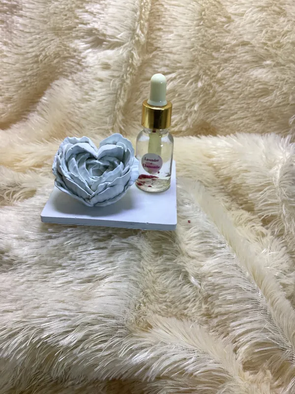 Sandalwood_Essential_Oil_Dropper_Bottle