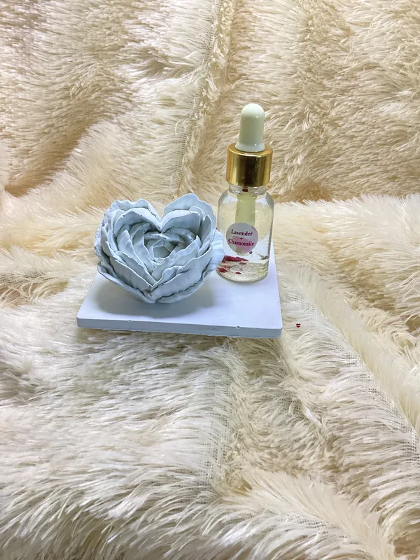 Sandalwood_Essential_Oil_Dropper_Bottle